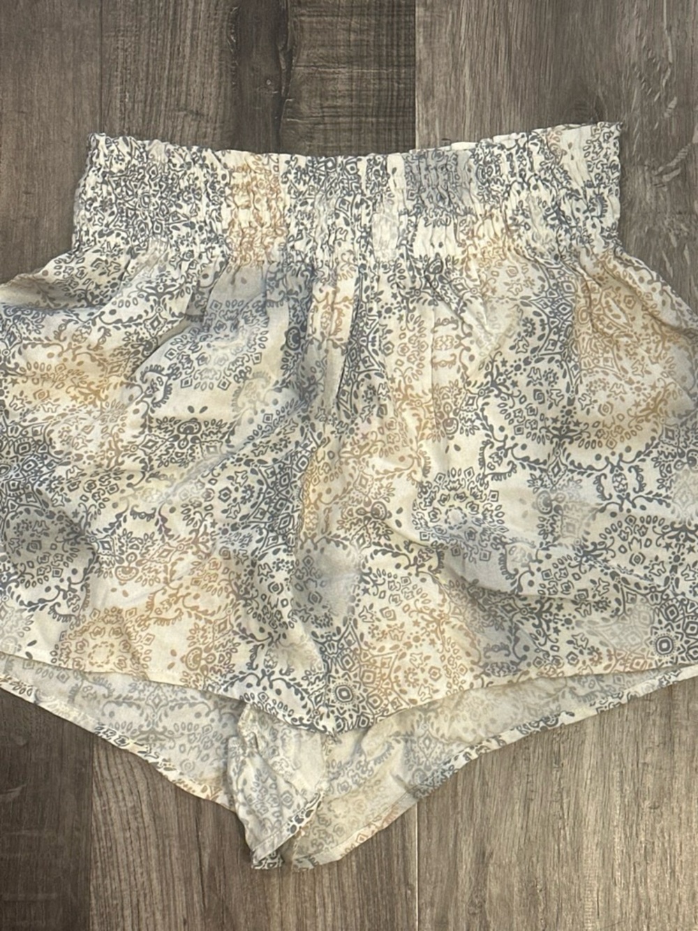 Vintage Havana Cream & Blue Printed High-Waist Shorts
